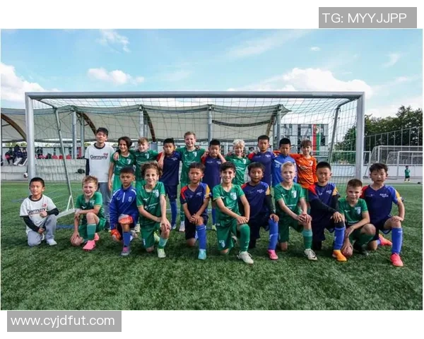 足球巨星倾情助力中国足球发展共创美好未来